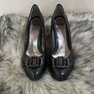 Sofft Black Glossy Heels with Elegant Embellishment